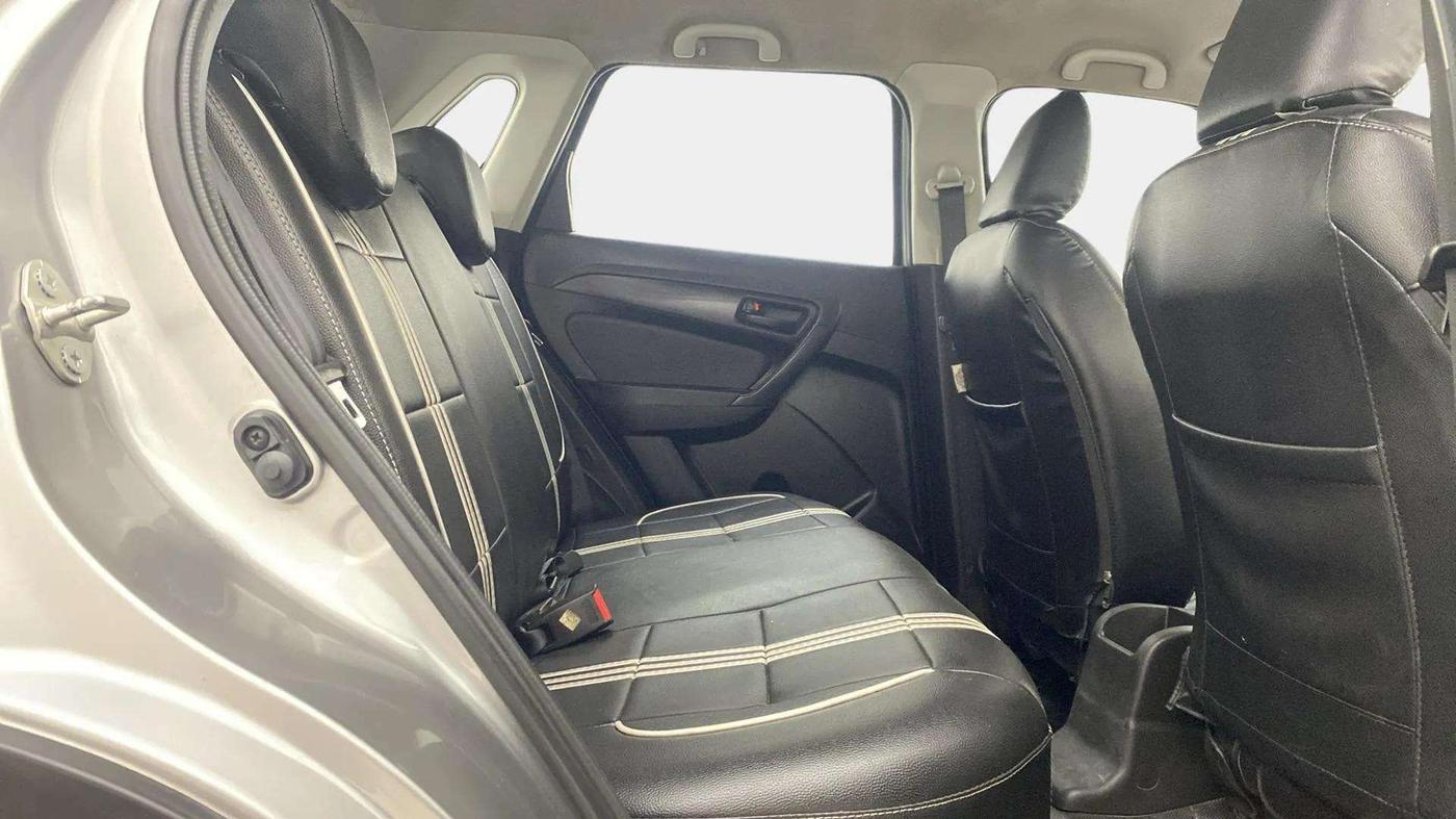 2021 Maruti Vitara Brezza LXI, Petrol, Manual, 43,348 km, Right Side Rear Door Cabin