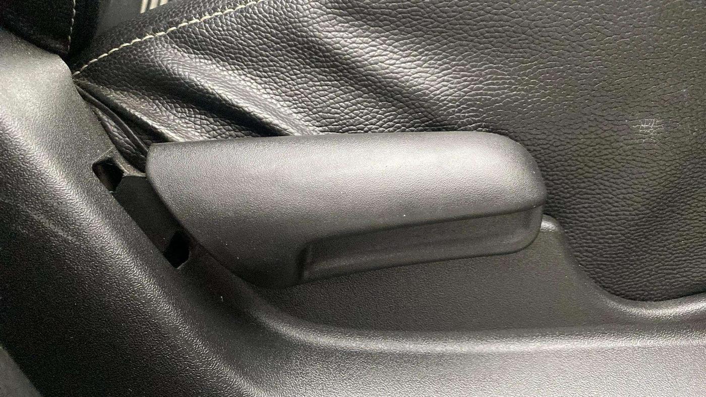 2021 Maruti Vitara Brezza LXI, Petrol, Manual, 43,348 km, Driver Side Adjustment Panel