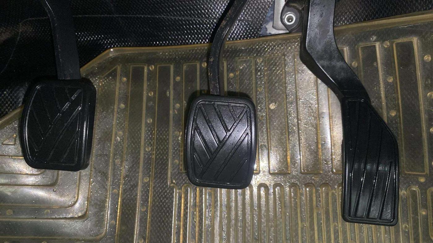 2021 Maruti Vitara Brezza LXI, Petrol, Manual, 43,348 km, Pedals