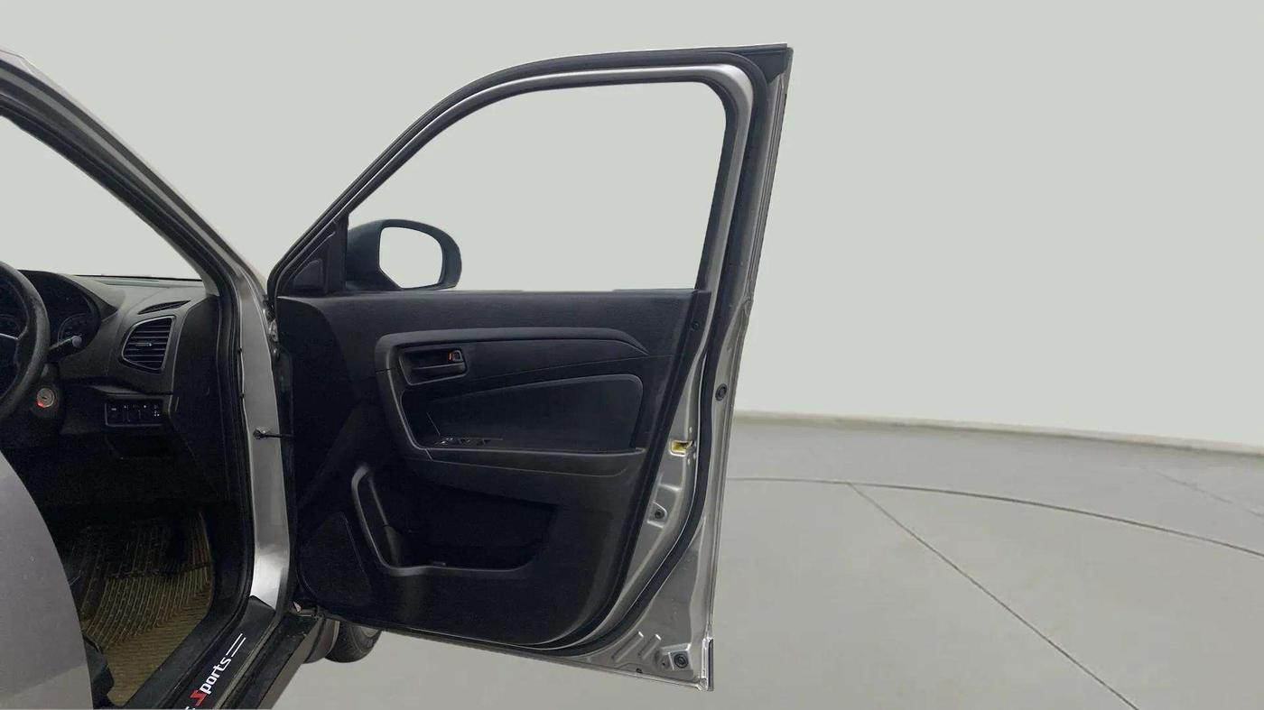 2021 Maruti Vitara Brezza LXI, Petrol, Manual, 43,348 km, RHS Front Door