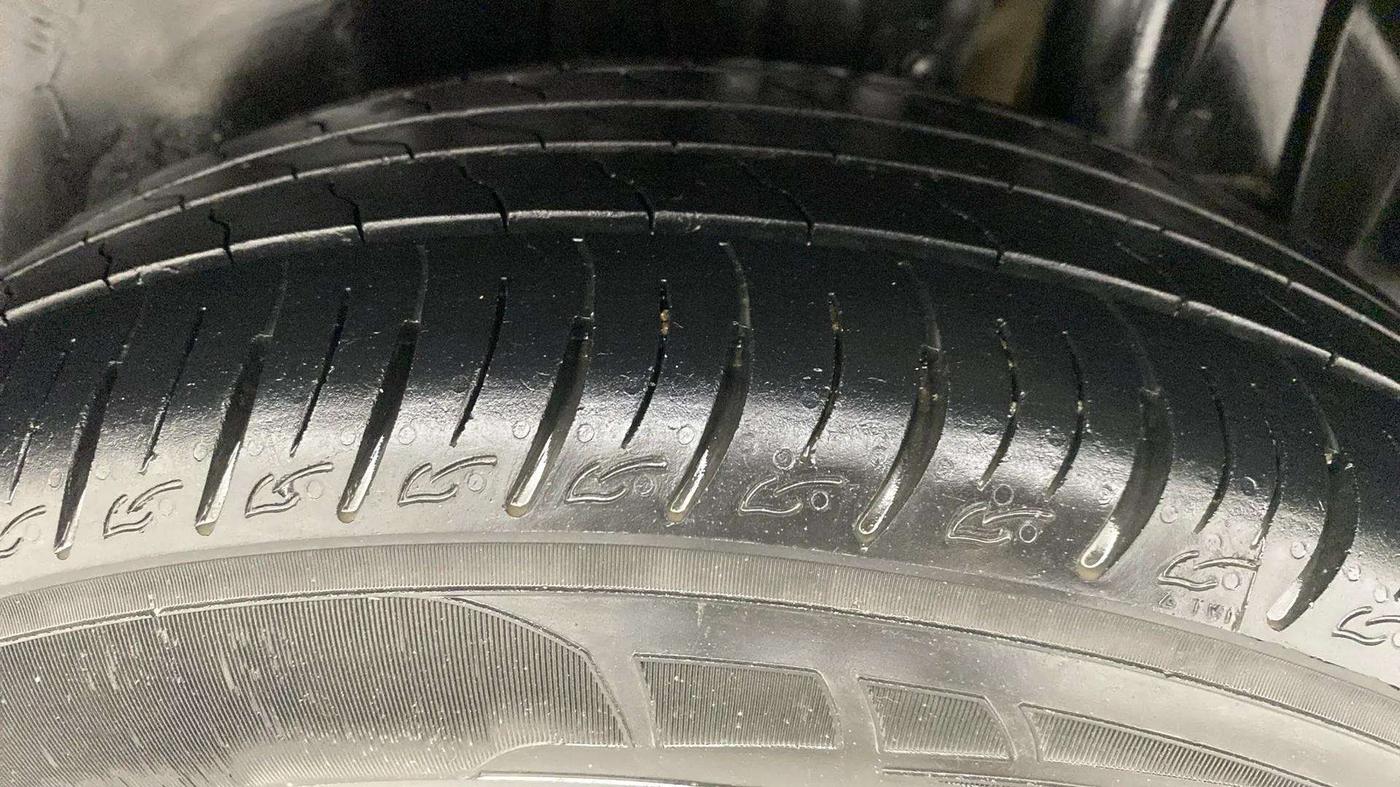 2021 Maruti Vitara Brezza LXI, Petrol, Manual, 43,348 km, Left Rear Tyre Tread