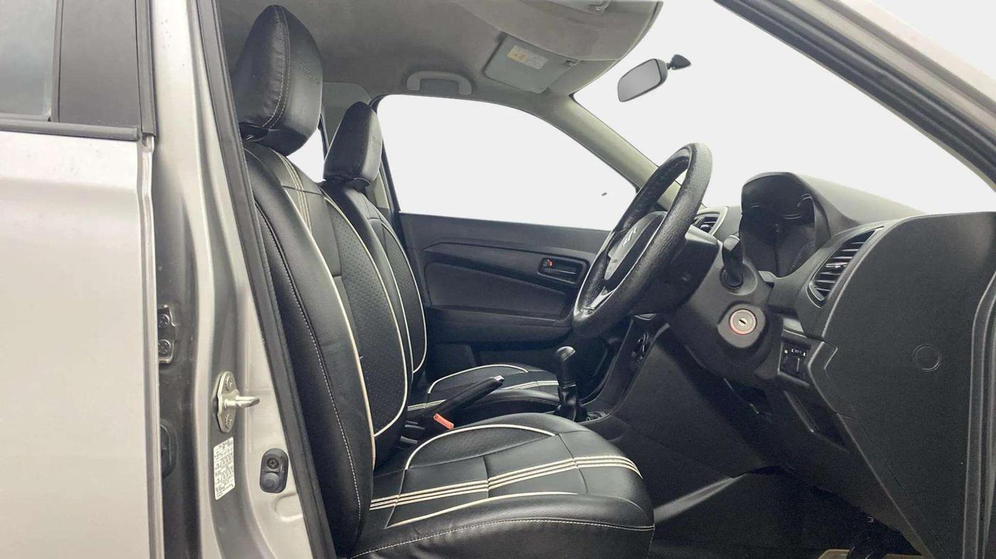 2021 Maruti Vitara Brezza LXI, Petrol, Manual, 43,348 km, Right Side Front Door Cabin