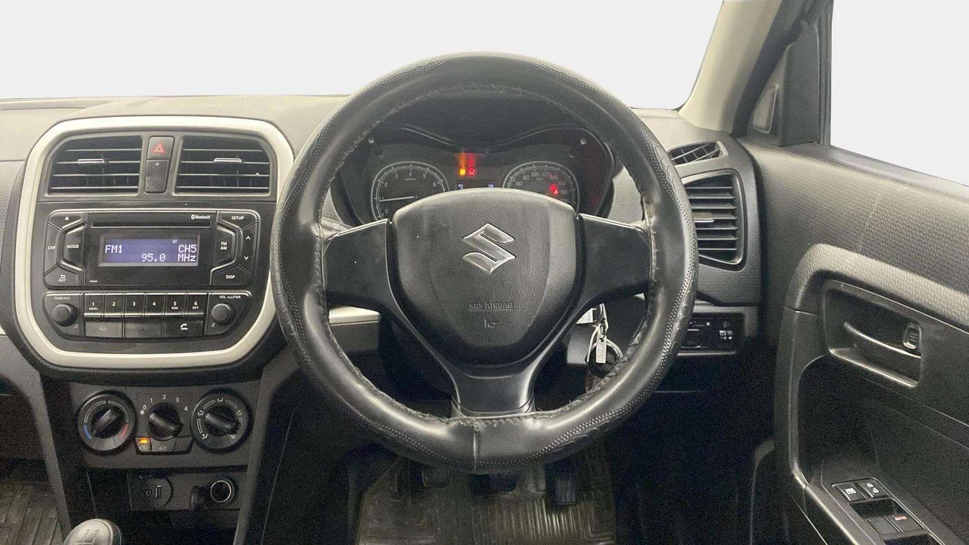 2021 Maruti Vitara Brezza LXI, Petrol, Manual, 43,348 km, Steering Wheel Close Up