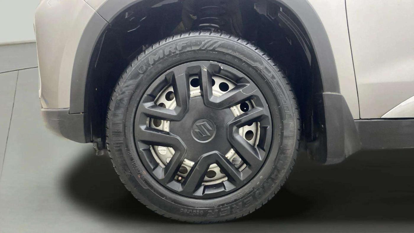2021 Maruti Vitara Brezza LXI, Petrol, Manual, 43,348 km, Left Front Wheel