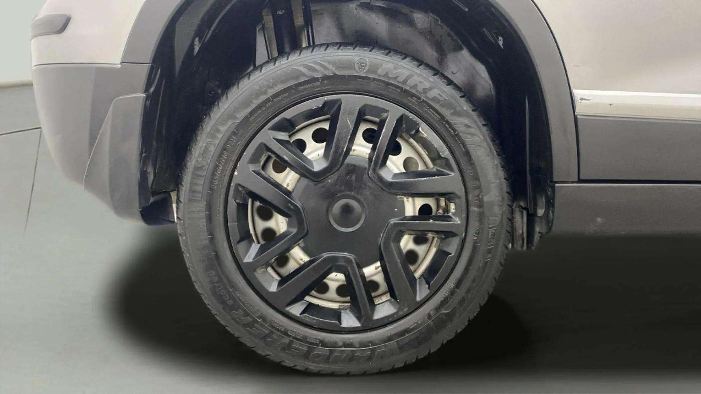 2021 Maruti Vitara Brezza LXI, Petrol, Manual, 43,348 km, Right Rear Wheel
