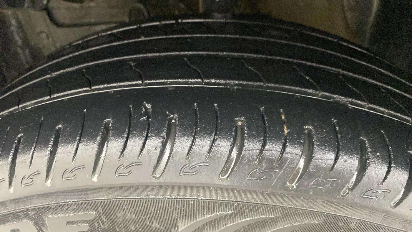2021 Maruti Vitara Brezza LXI, Petrol, Manual, 43,348 km, Left Front Tyre Tread