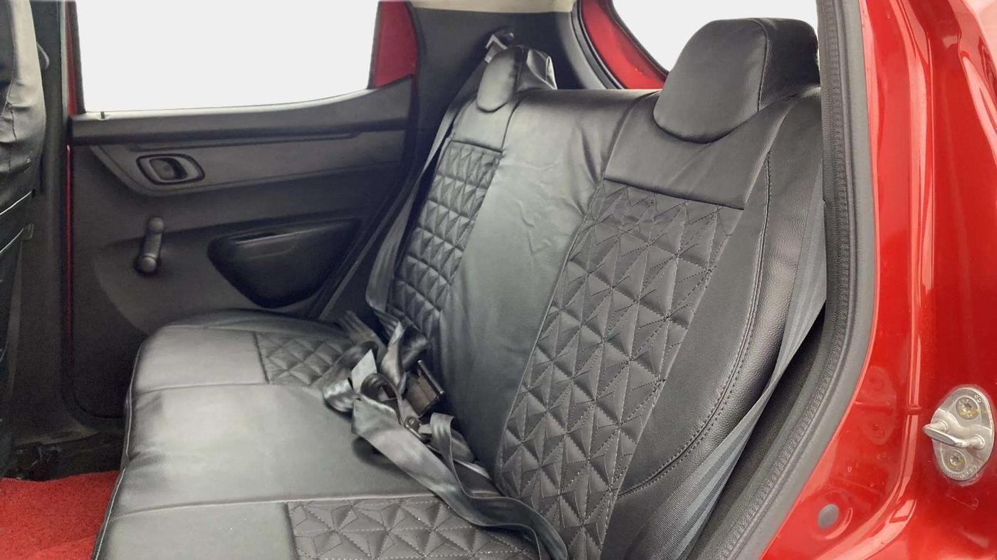 2017 Renault Kwid RXT 1.0 AMT, Petrol, Automatic, 65,197 km, Right Side Rear Door Cabin