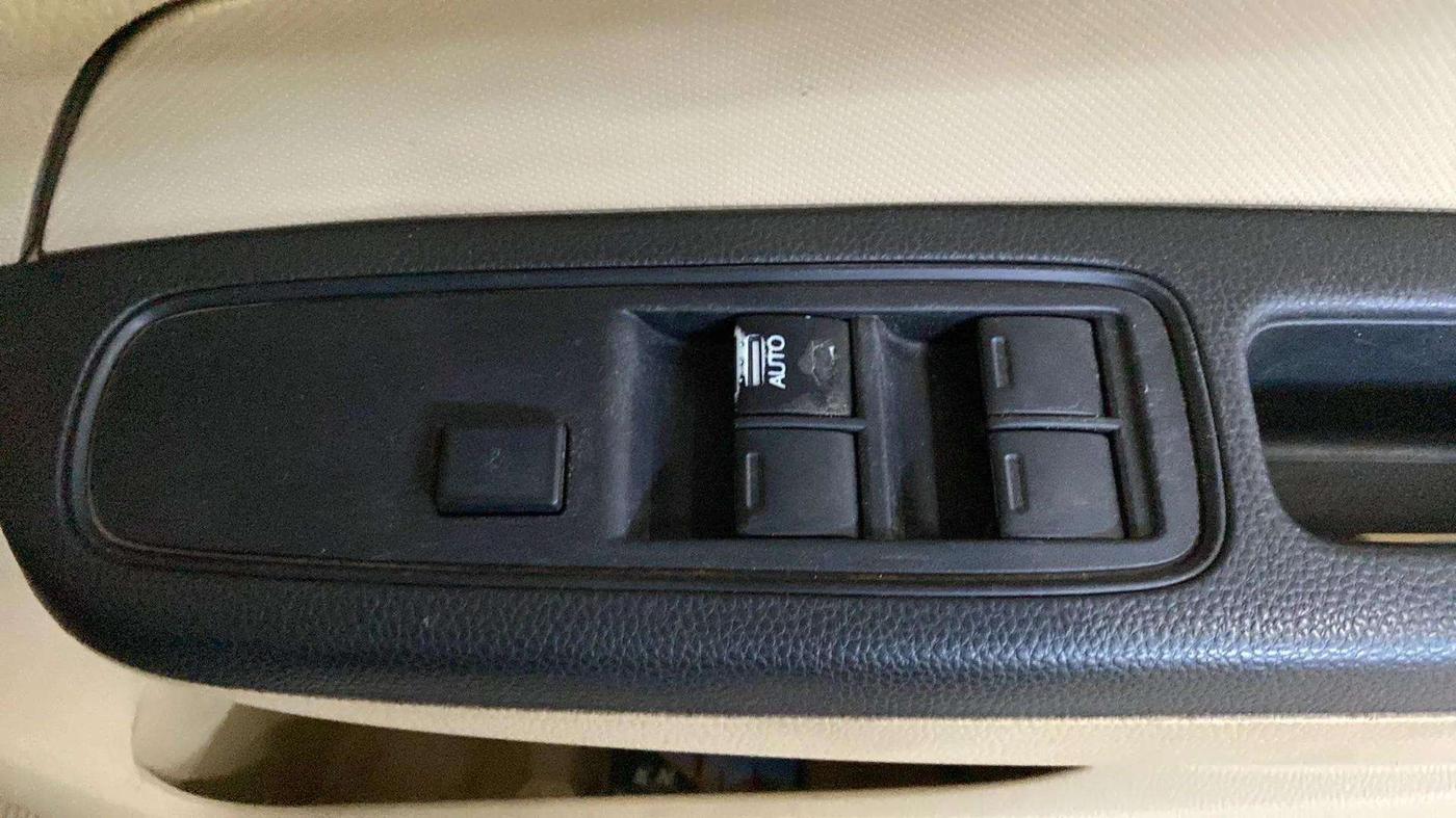 2019 Honda Amaze 1.5L I-DTEC E, Diesel, Manual, 60,324 km, Driver Side Door Panels Control