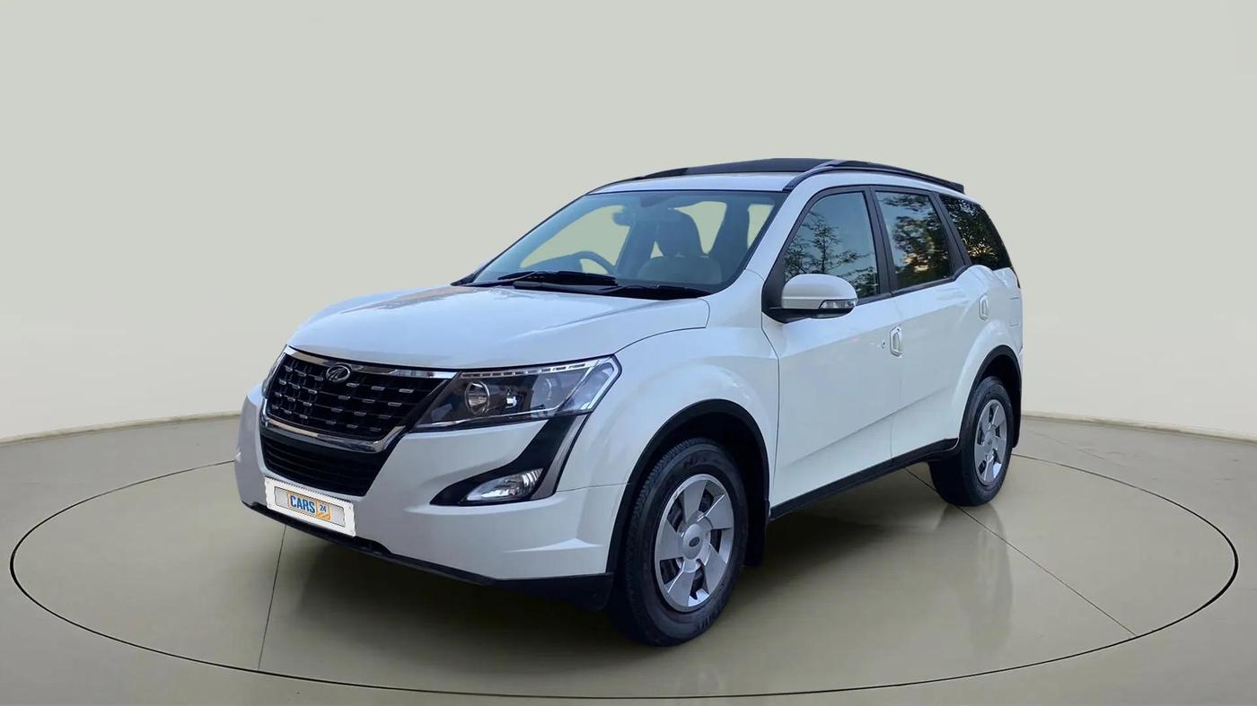 2019 Mahindra XUV500 W7, Diesel, Manual, 31,607 km, Left Front Diagonal