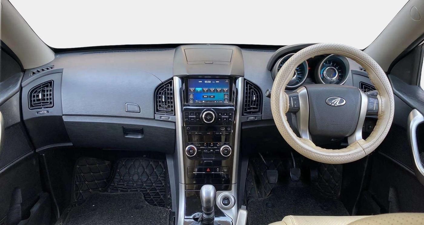 2019 Mahindra XUV500 W7, Diesel, Manual, 31,607 km, Dashboard