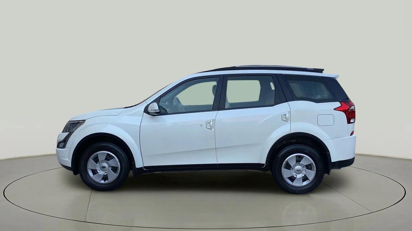 2019 Mahindra XUV500 W7, Diesel, Manual, 31,607 km, Left Side