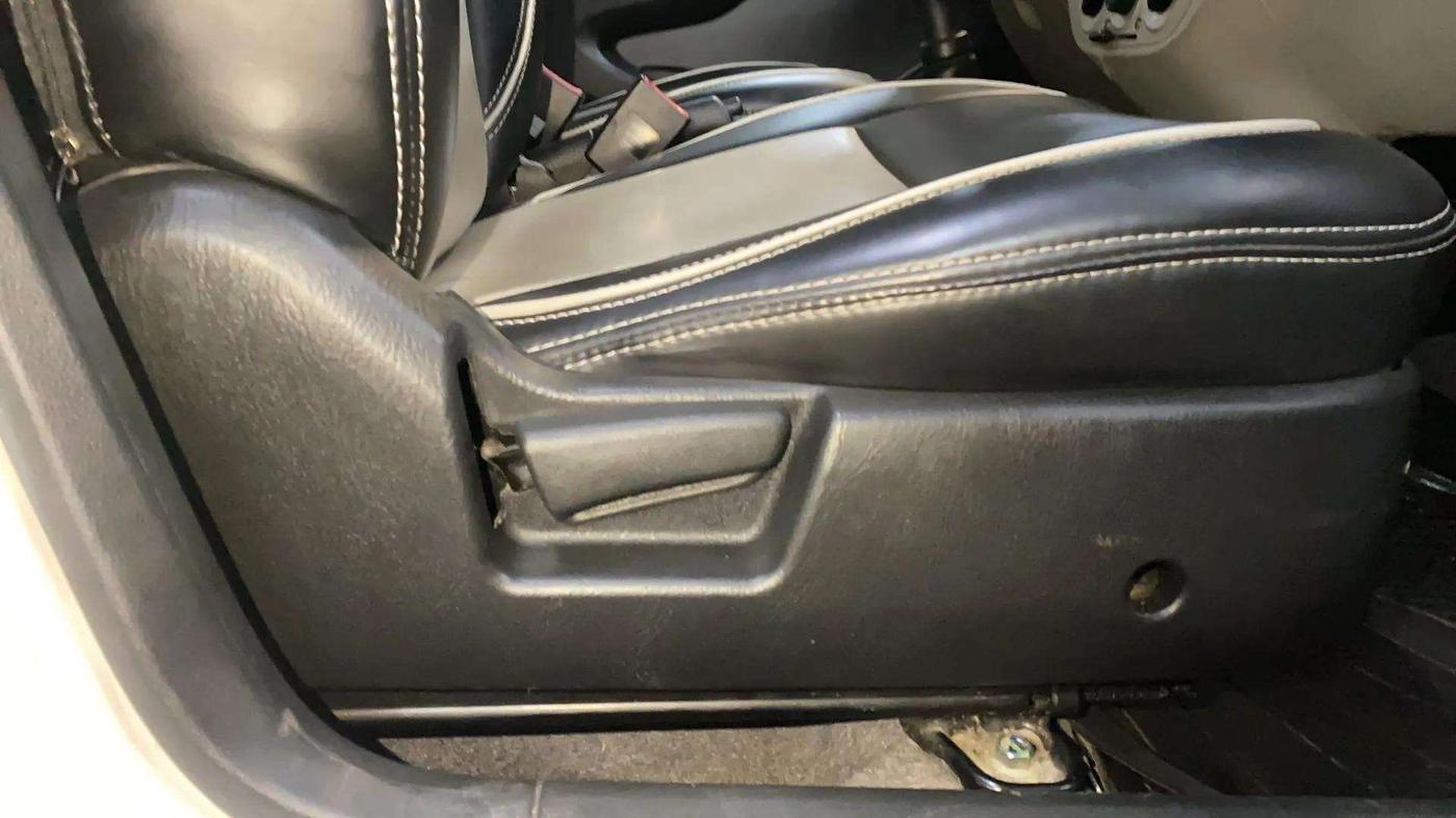 2023 Maruti Alto LXI OPT CNG, CNG, Manual, 33,982 km, Driver Side Adjustment Panel