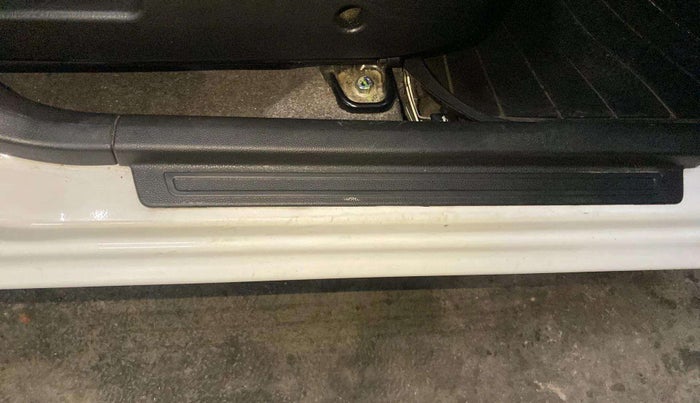 2023 Maruti Alto LXI OPT CNG, CNG, Manual, 33,688 km, Right running board - Minor scratches