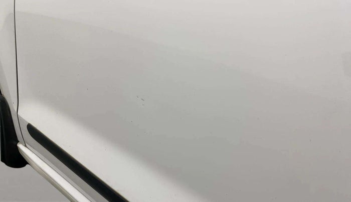 2018 Volkswagen Vento HIGHLINE PETROL AT, CNG, Automatic, 52,665 km, Front passenger door - Paint minor damage