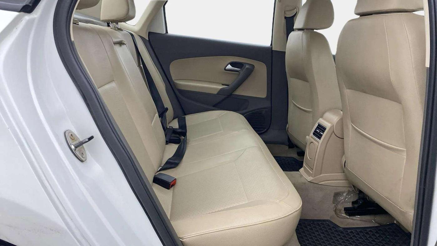 2018 Volkswagen Vento HIGHLINE PETROL AT, CNG, Automatic, 52,665 km, Right Side Rear Door Cabin
