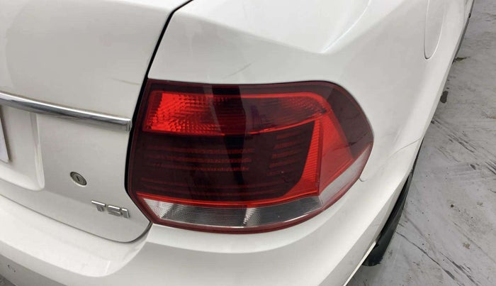 2018 Volkswagen Vento HIGHLINE PETROL AT, CNG, Automatic, 52,665 km, Right tail light - Minor scratches