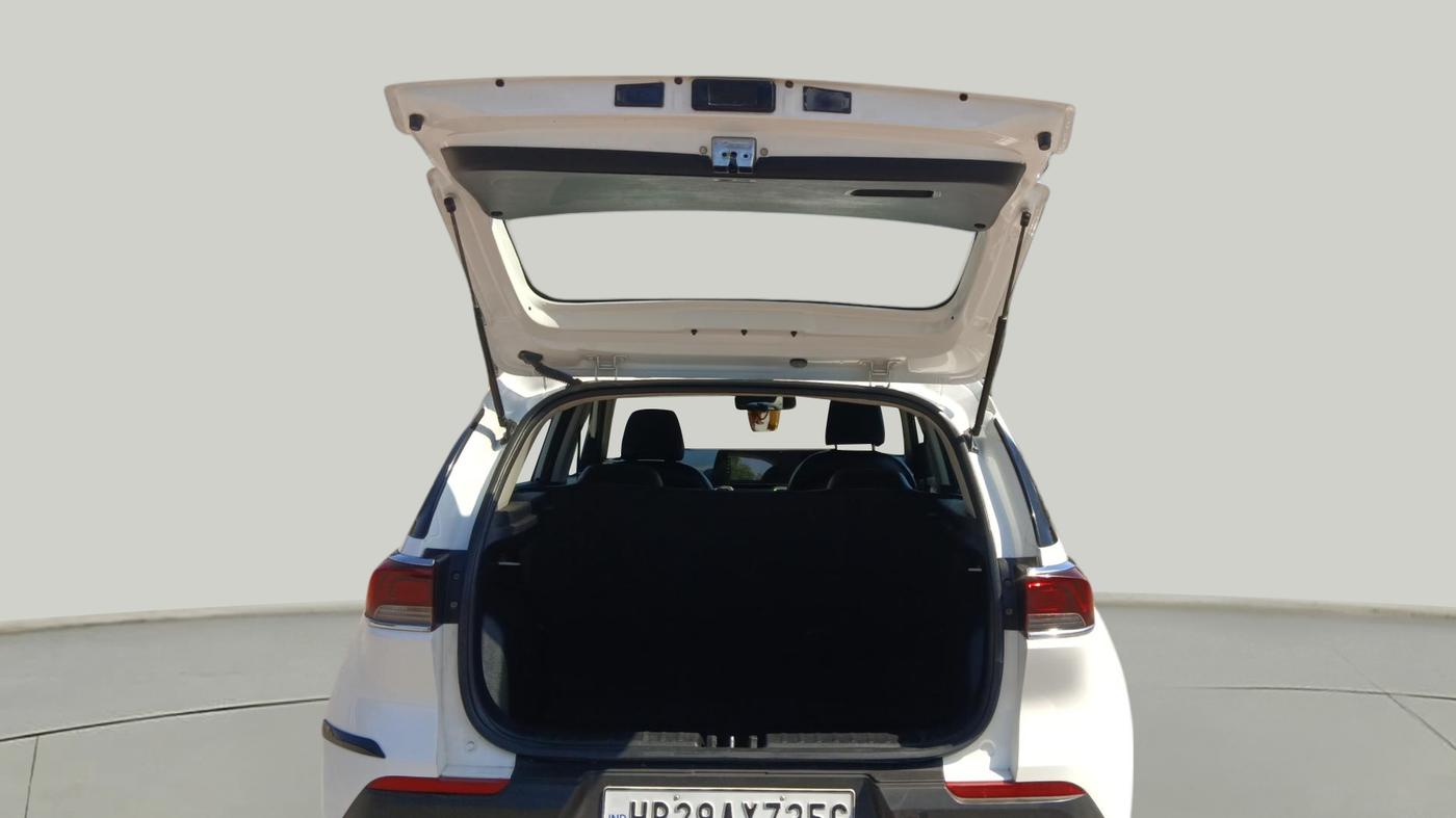 2022 KIA SONET HTK 1.2, Petrol, Manual, 40,945 km, Boot Door Open