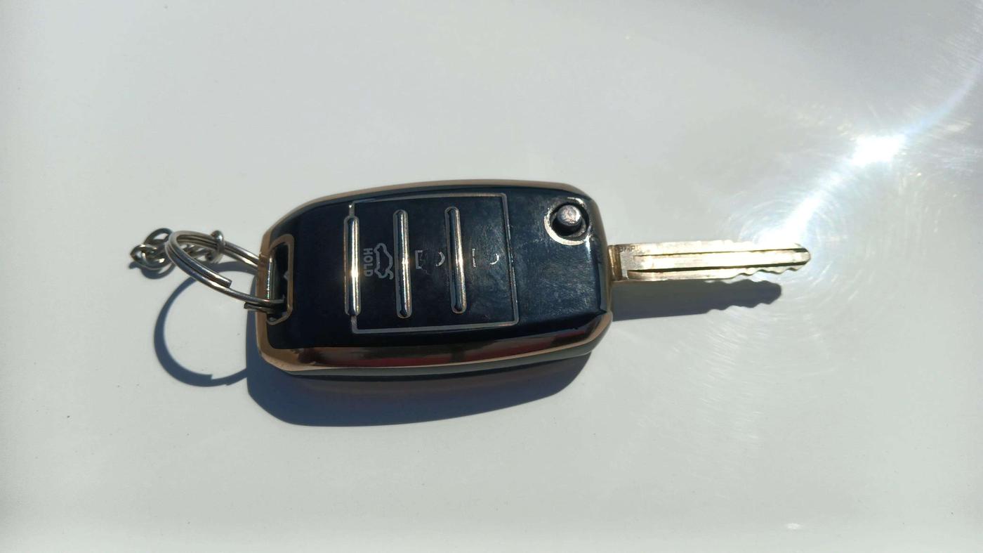 2022 KIA SONET HTK 1.2, Petrol, Manual, 40,945 km, Key Close Up