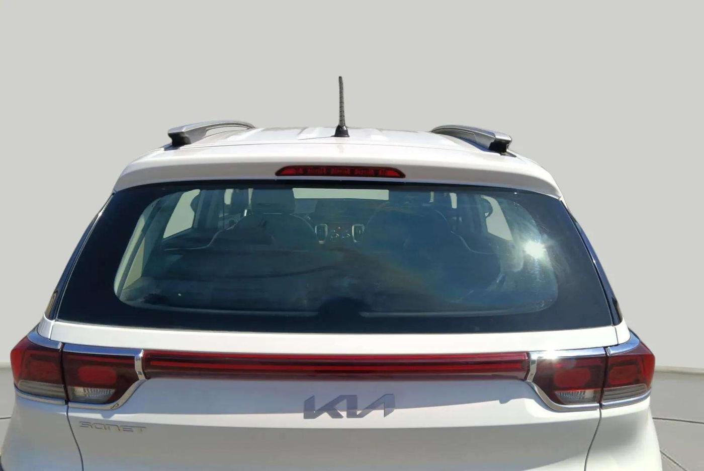 2022 KIA SONET HTK 1.2, Petrol, Manual, 40,945 km, Rear Windshield