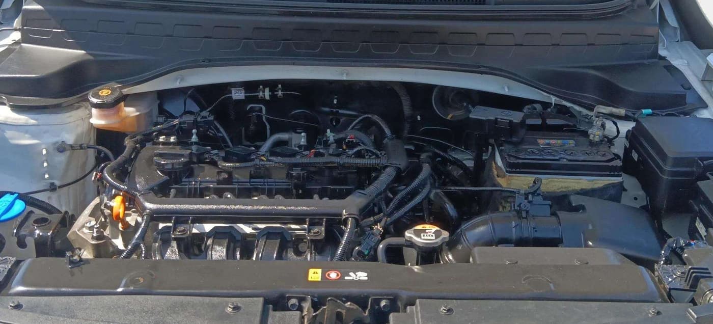 2022 KIA SONET HTK 1.2, Petrol, Manual, 40,945 km, Engine View