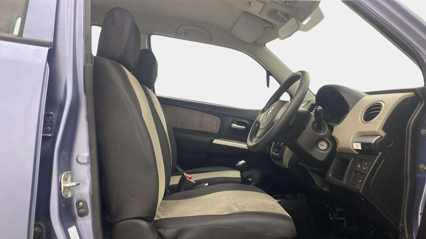 2015 Maruti Wagon R 1.0 VXI, Petrol, Manual, 49,619 km, Right Side Front Door Cabin