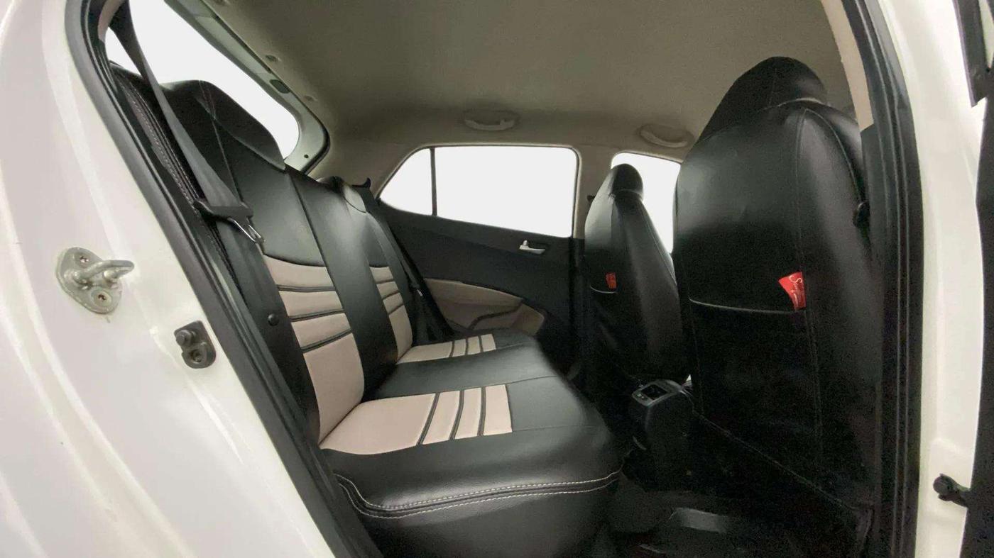 2017 Hyundai Grand i10 SPORTZ U2 1.2 CRDI, Diesel, Manual, 78,074 km, Right Side Rear Door Cabin