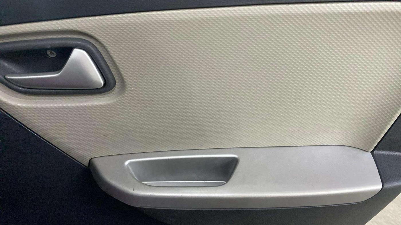 2018 Maruti Alto K10 VXI (O), Petrol, Manual, 31,100 km, Driver Side Door Panels Control
