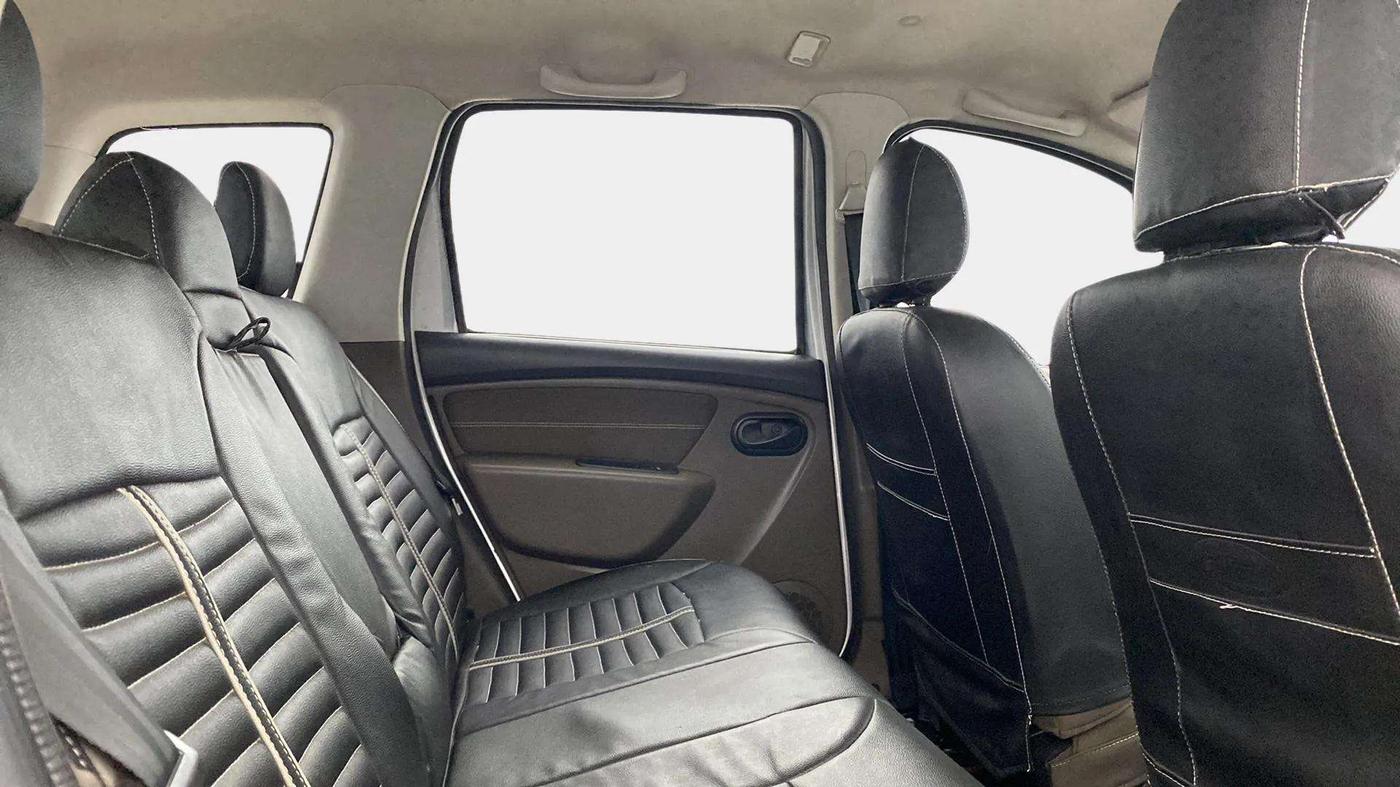 2017 Renault Duster RXL PETROL, Petrol, Manual, 36,846 km, Right Side Rear Door Cabin
