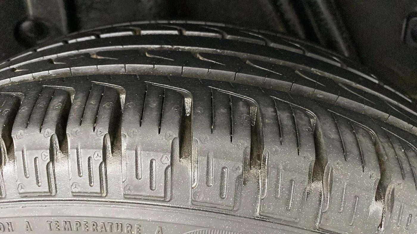 2017 Renault Duster RXL PETROL, Petrol, Manual, 36,846 km, Left Rear Tyre Tread