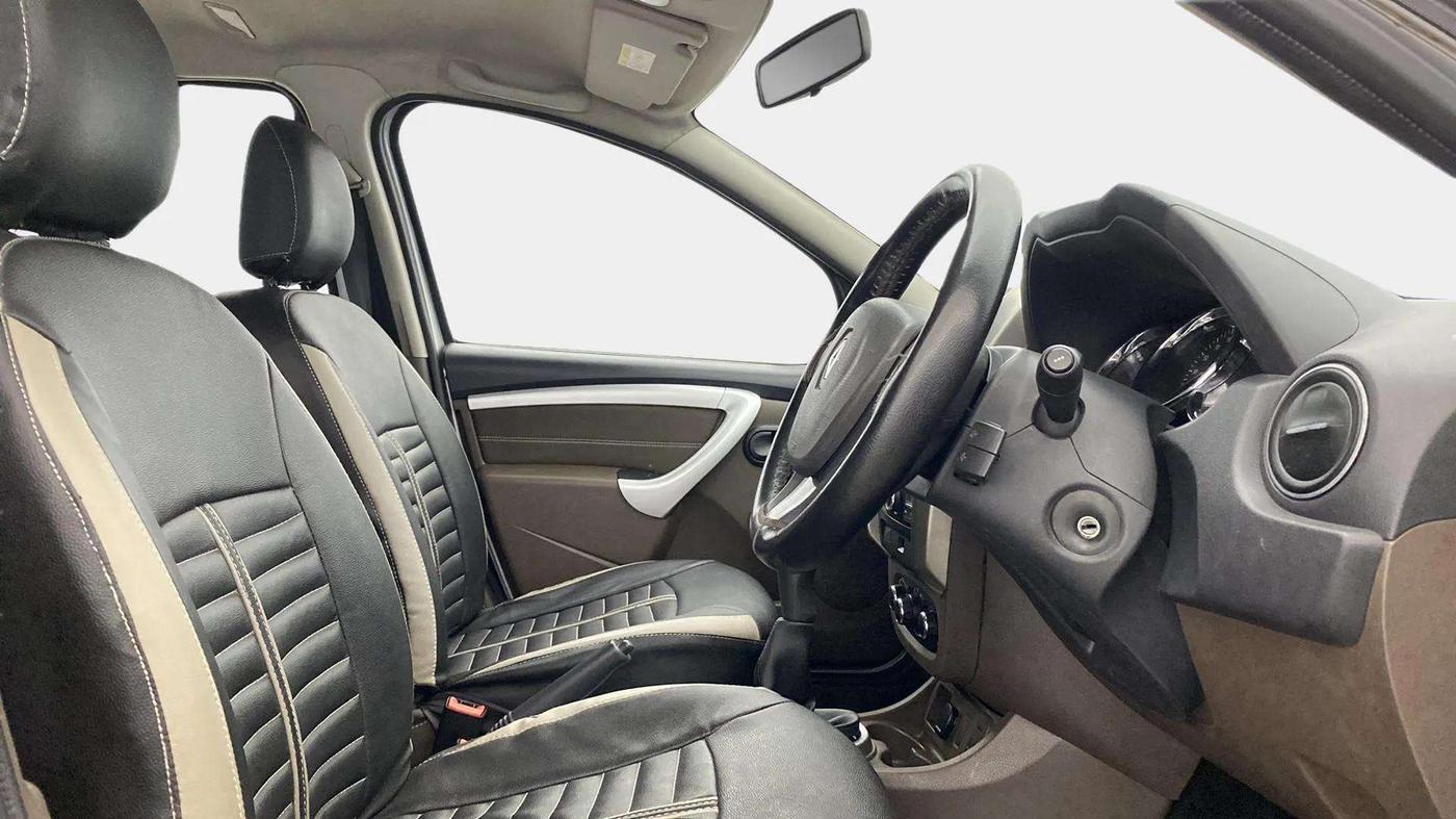 2017 Renault Duster RXL PETROL, Petrol, Manual, 36,846 km, Right Side Front Door Cabin