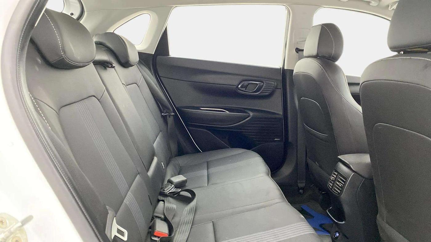 2022 Hyundai NEW I20 ASTA (O) 1.0 TURBO GDI DCT, Petrol, Automatic, 5,132 km, Right Side Rear Door Cabin