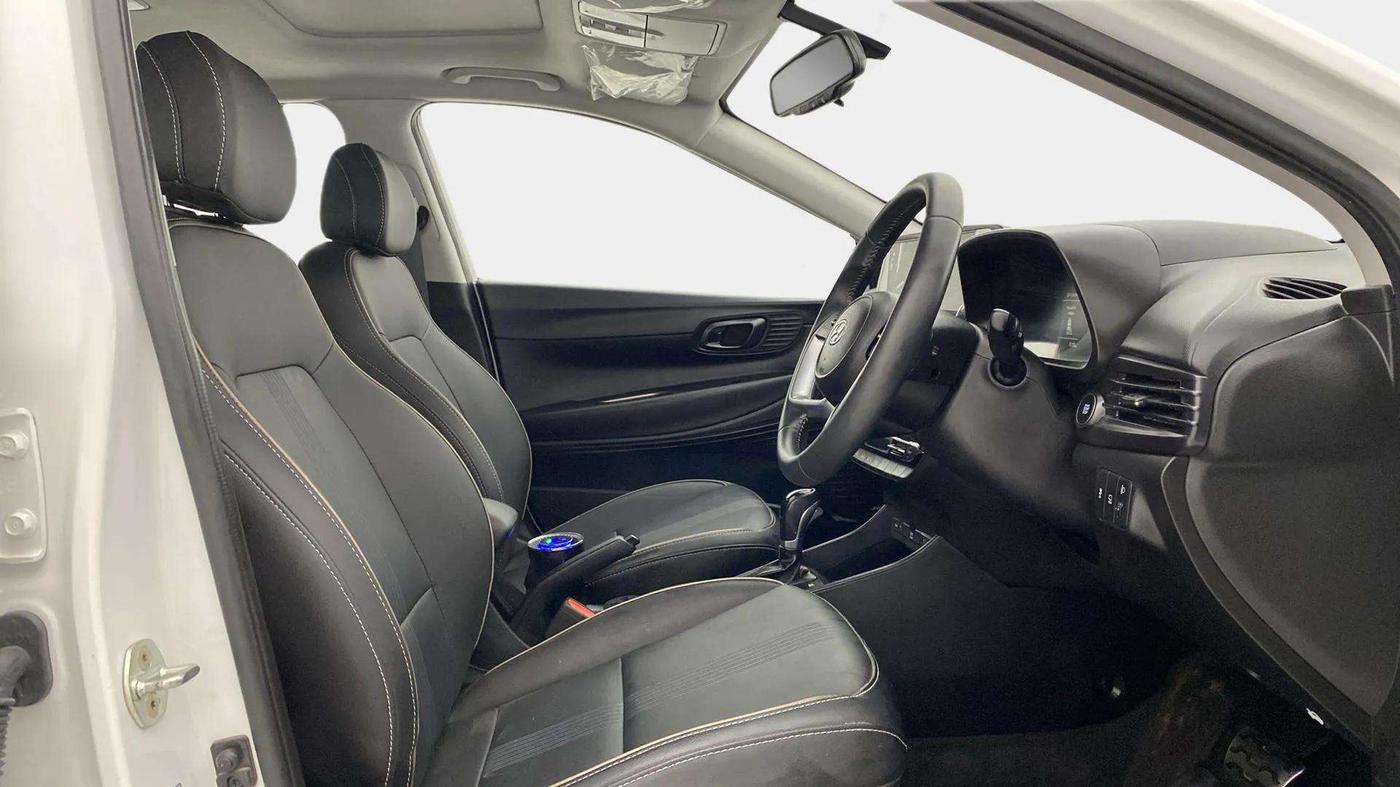 2022 Hyundai NEW I20 ASTA (O) 1.0 TURBO GDI DCT, Petrol, Automatic, 5,132 km, Right Side Front Door Cabin