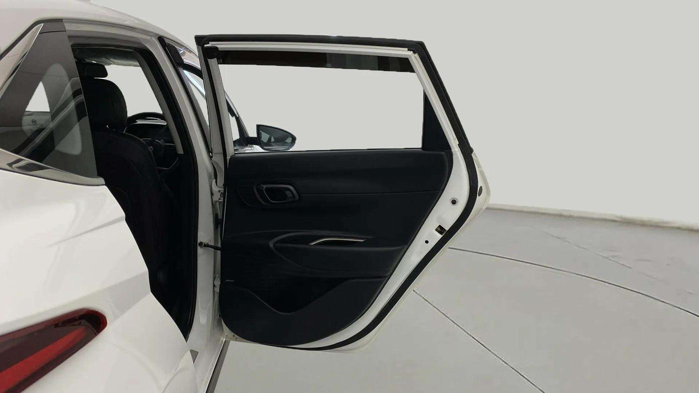 2022 Hyundai NEW I20 ASTA (O) 1.0 TURBO GDI DCT, Petrol, Automatic, 5,132 km, RHS Rear Door