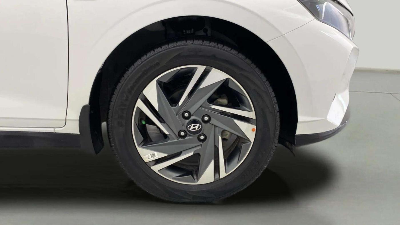 2022 Hyundai NEW I20 ASTA (O) 1.0 TURBO GDI DCT, Petrol, Automatic, 5,132 km, Right Front Wheel