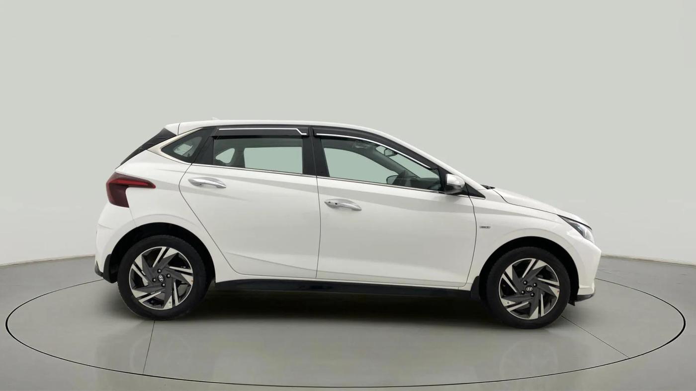 2022 Hyundai NEW I20 ASTA (O) 1.0 TURBO GDI DCT, Petrol, Automatic, 5,132 km, Right Side View