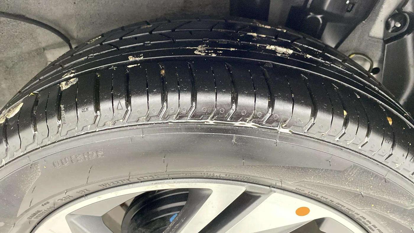 2022 Hyundai NEW I20 ASTA (O) 1.0 TURBO GDI DCT, Petrol, Automatic, 5,132 km, Left Rear Tyre Tread