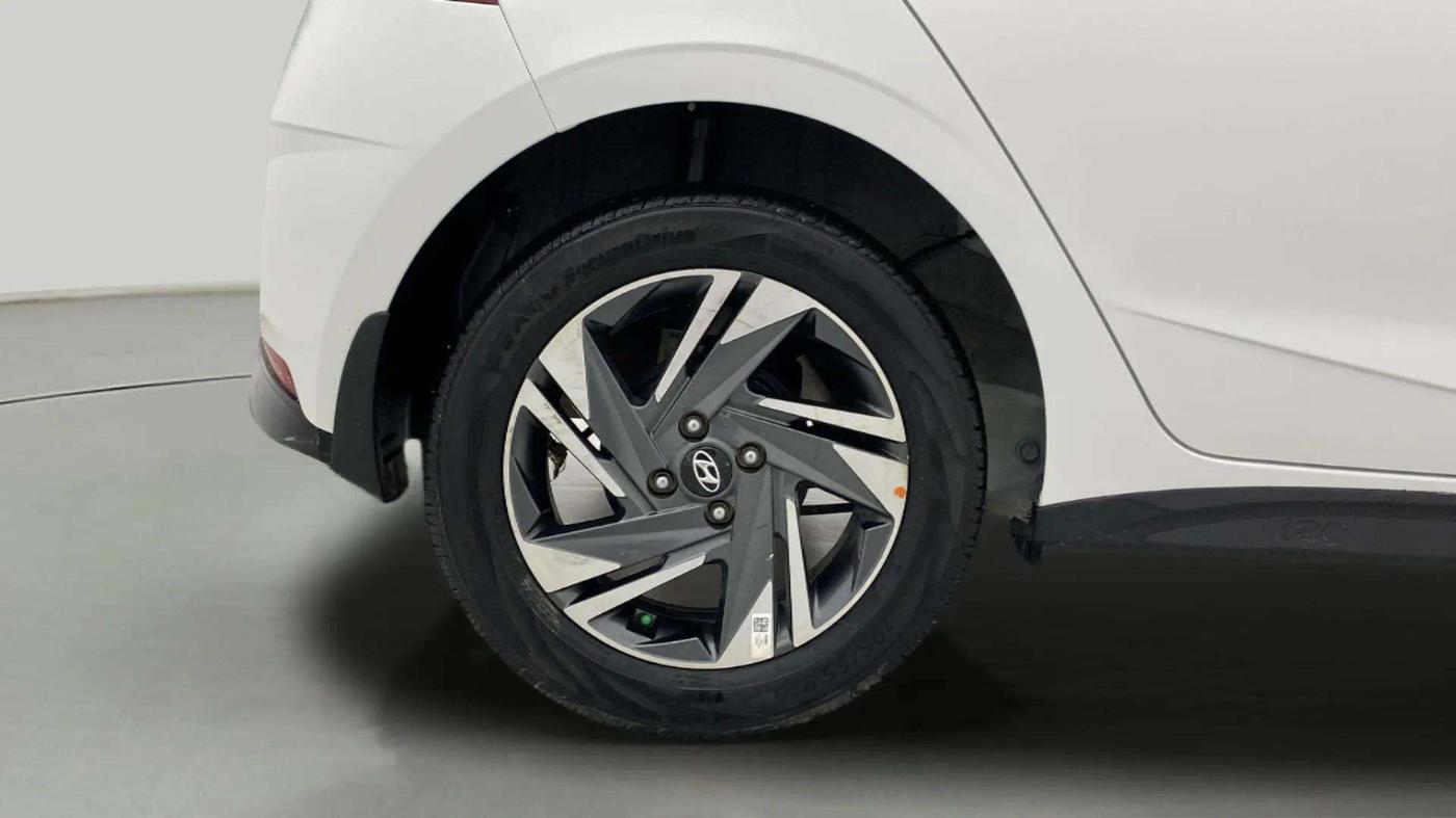2022 Hyundai NEW I20 ASTA (O) 1.0 TURBO GDI DCT, Petrol, Automatic, 5,132 km, Right Rear Wheel