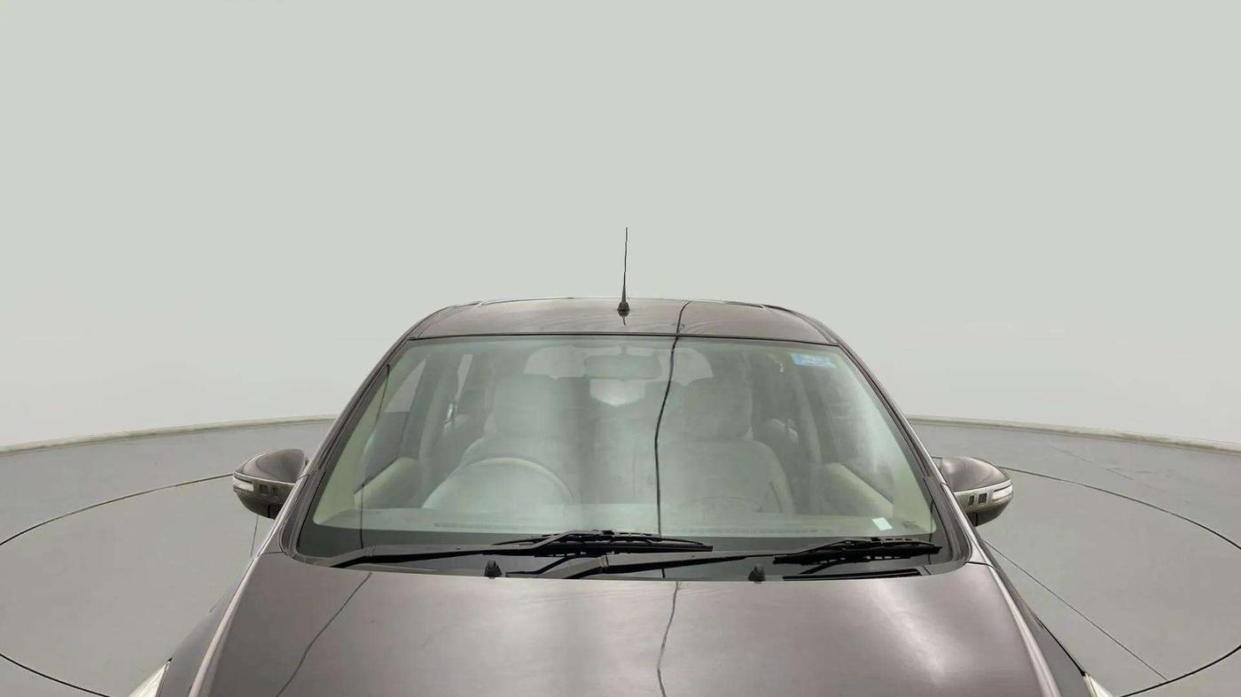 2017 Maruti Ertiga VXI ABS, Petrol, Manual, 33,417 km, Front Windshield