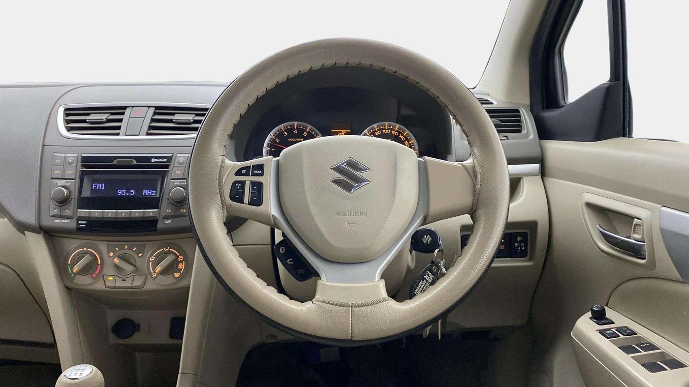 2017 Maruti Ertiga VXI ABS, Petrol, Manual, 33,417 km, Steering Wheel Close Up