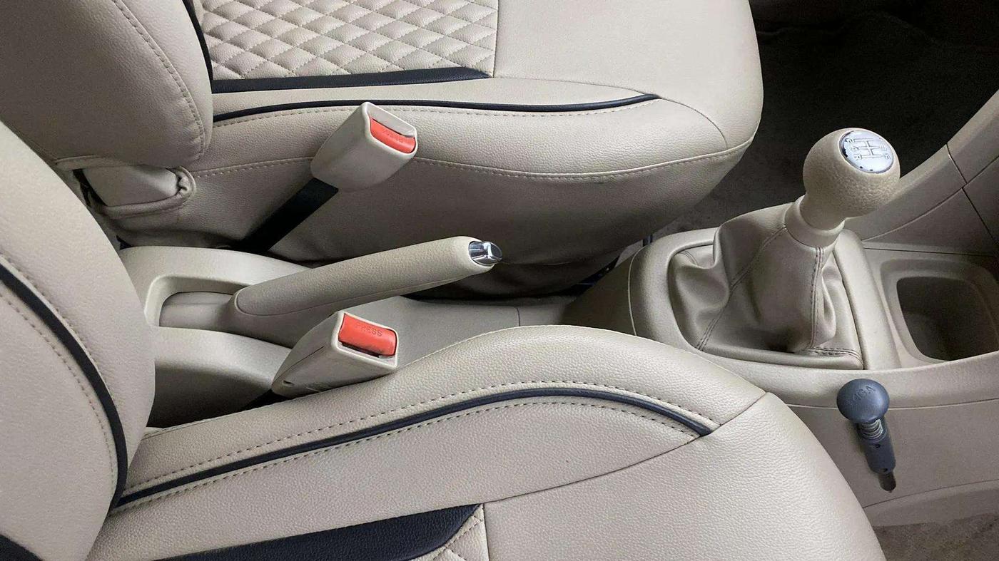 2017 Maruti Ertiga VXI ABS, Petrol, Manual, 33,417 km, Gear Lever
