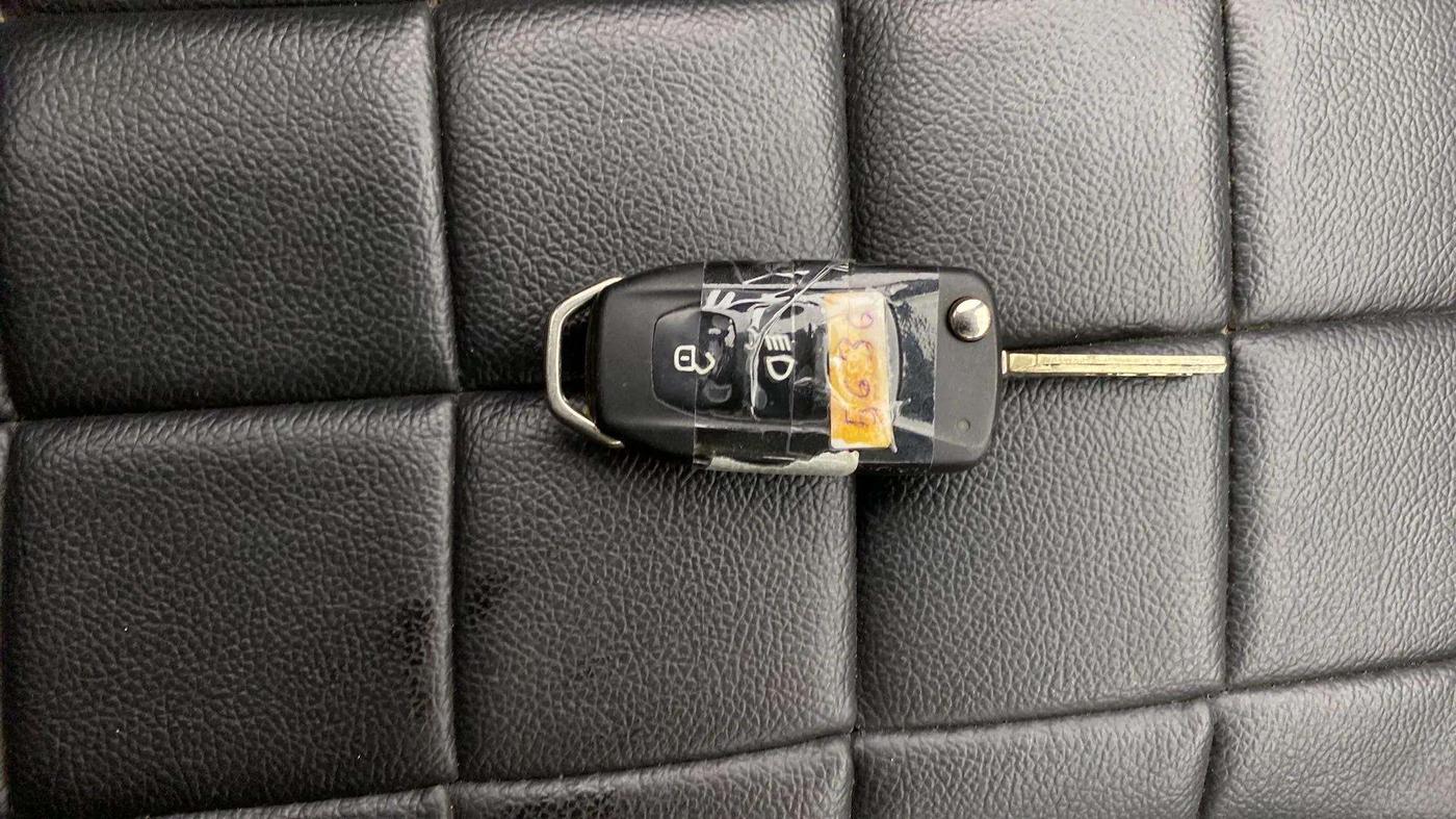 2022 Tata PUNCH ADVENTURE MT, Petrol, Manual, 43,173 km, Key Close Up
