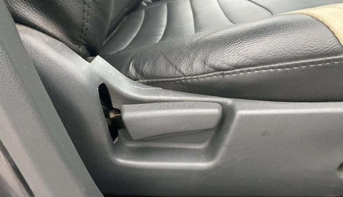 2017 Maruti Alto K10 VXI, Petrol, Manual, 67,559 km, Driver Side Adjustment Panel