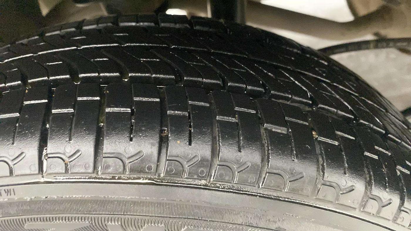 2017 Maruti Alto K10 VXI, Petrol, Manual, 67,559 km, Left Front Tyre Tread