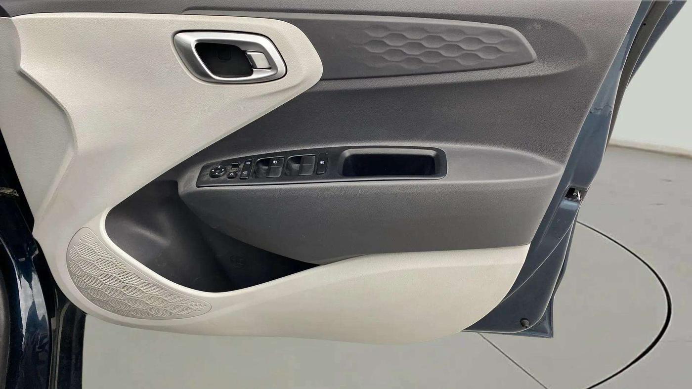 2022 Hyundai GRAND I10 NIOS SPORTZ AMT 1.2 KAPPA VTVT, Petrol, Automatic, 31,550 km, Driver Side Door Panels Control
