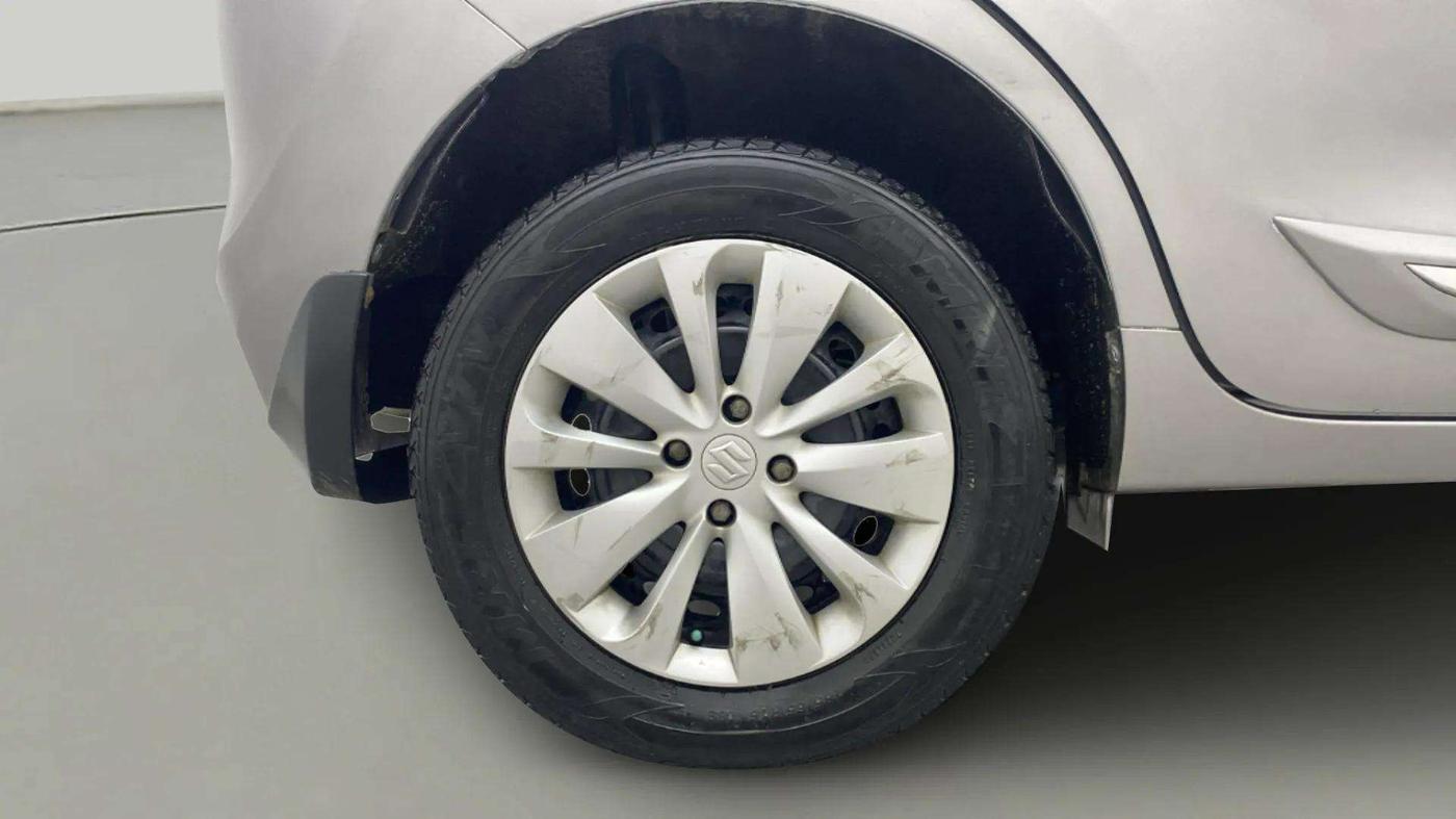 2017 Maruti Baleno DELTA PETROL 1.2, Petrol, Manual, 46,093 km, Right Rear Wheel