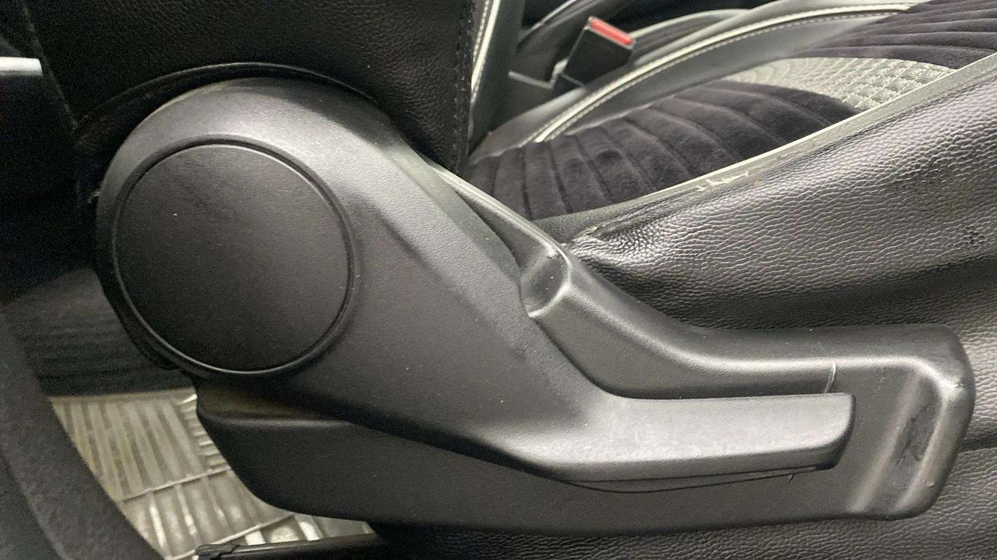 2017 Maruti Baleno DELTA PETROL 1.2, Petrol, Manual, 46,093 km, Driver Side Adjustment Panel