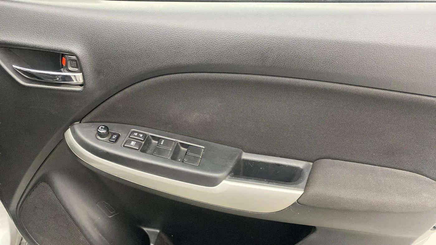 2017 Maruti Baleno DELTA PETROL 1.2, Petrol, Manual, 46,093 km, Driver Side Door Panels Control