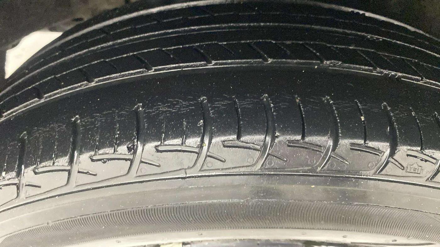 2017 Maruti Baleno DELTA PETROL 1.2, Petrol, Manual, 46,093 km, Right Rear Tyre Tread