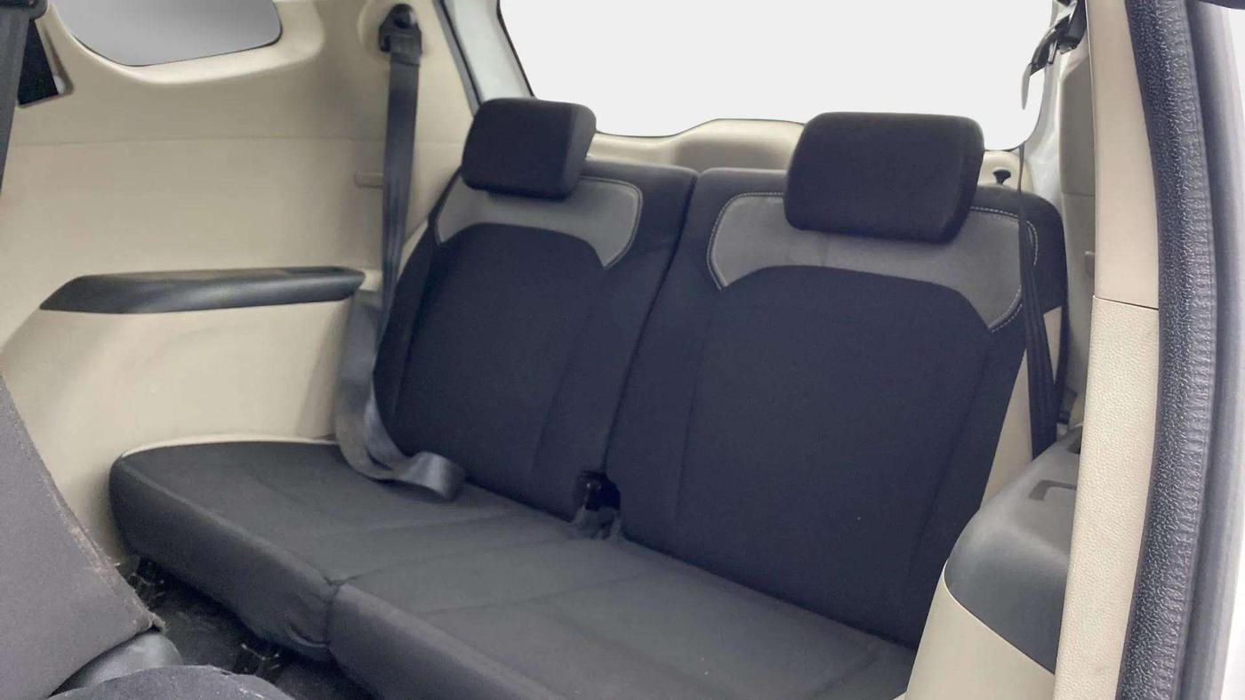 2022 Renault TRIBER RXL MT, Petrol, Manual, 35,107 km, Third Seat Row ( optional )