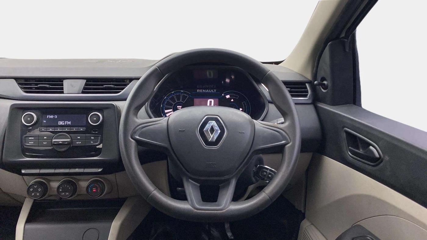 2022 Renault TRIBER RXL MT, Petrol, Manual, 35,107 km, Steering Wheel Close Up